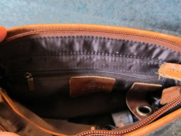 Preview: Ledertasche mit hellem Überwurf